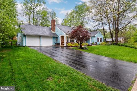 8803 Gramercy Ln, Laurel, MD 20708 photo 2