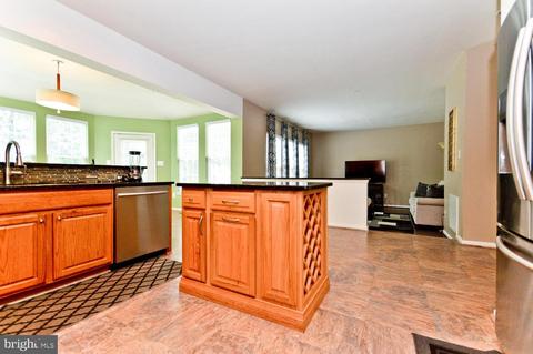 6310 Kinsey Ter, Lanham, MD 20706 photo 14