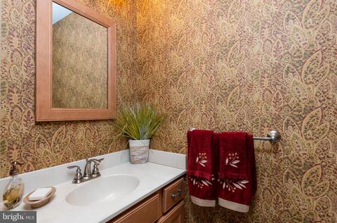 8808 Gramercy Ln, Laurel, MD 20708 photo 16