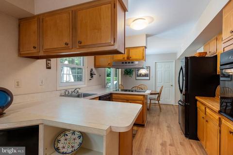 8808 Gramercy Ln, Laurel, MD 20708 photo 10
