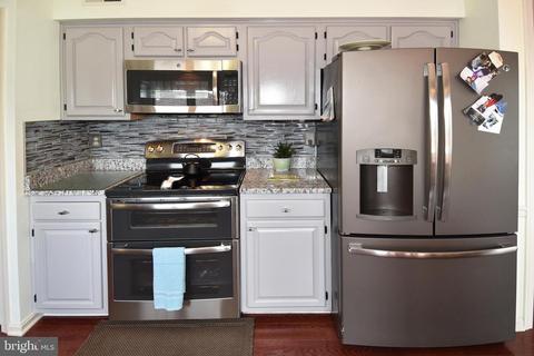 8904 Admiral Dr, Laurel, MD 20708 photo 12