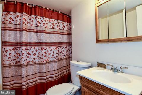 8904 Admiral Dr, Laurel, MD 20708 photo 45