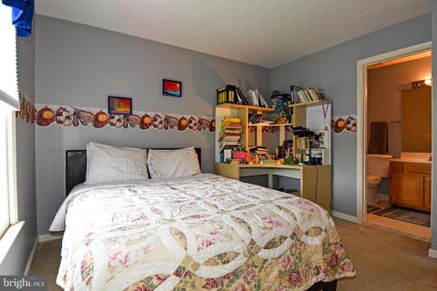 8904 Admiral Dr, Laurel, MD 20708 photo 32