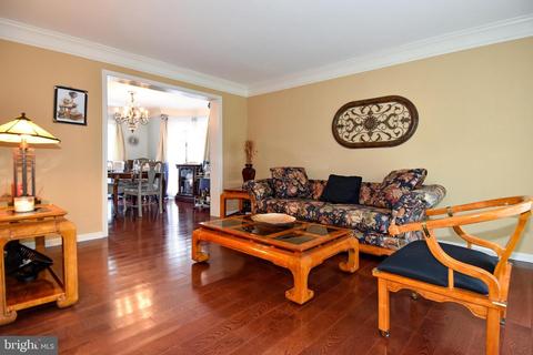 8904 Admiral Dr, Laurel, MD 20708 photo 8