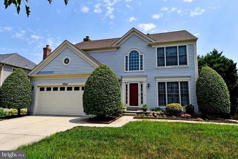 8904 Admiral Dr, Laurel, MD 20708 photo 1