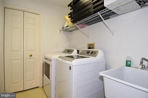 8904 Admiral Dr, Laurel, MD 20708 photo 30