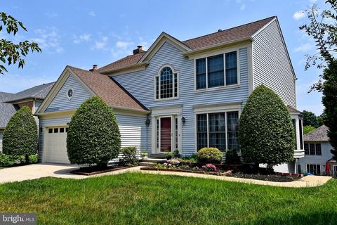 8904 Admiral Dr, Laurel, MD 20708 photo 3