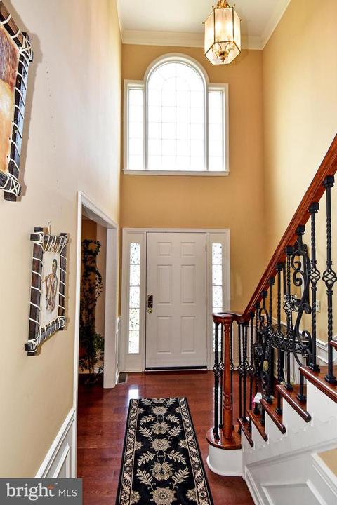 8904 Admiral Dr, Laurel, MD 20708 photo 4