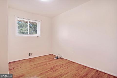 9201 Rolling View Dr, Lanham, MD 20706 photo 16