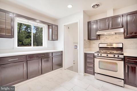 9201 Rolling View Dr, Lanham, MD 20706 photo 14