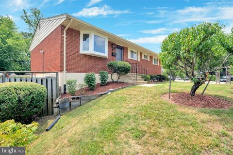 9201 Rolling View Dr, Lanham, MD 20706 photo 8