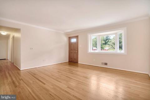 9201 Rolling View Dr, Lanham, MD 20706 photo 9