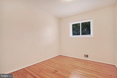 9201 Rolling View Dr, Lanham, MD 20706 photo 18