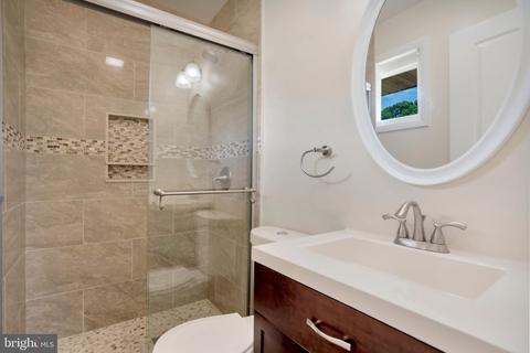 9201 Rolling View Dr, Lanham, MD 20706 photo 20