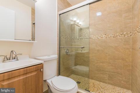9201 Rolling View Dr, Lanham, MD 20706 photo 25
