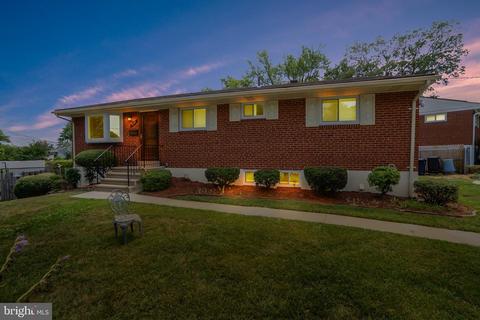 9201 Rolling View Dr, Lanham, MD 20706 photo 2