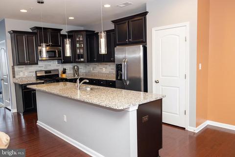 9411 Geaton Park Pl, Lanham, MD 20706 photo 5