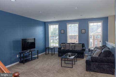 9411 Geaton Park Pl, Lanham, MD 20706 photo 4