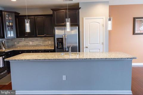 9411 Geaton Park Pl, Lanham, MD 20706 photo 7
