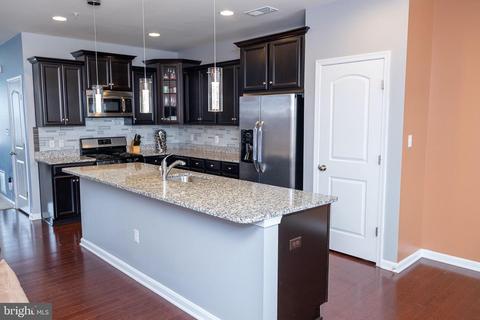 9411 Geaton Park Pl, Lanham, MD 20706 photo 10