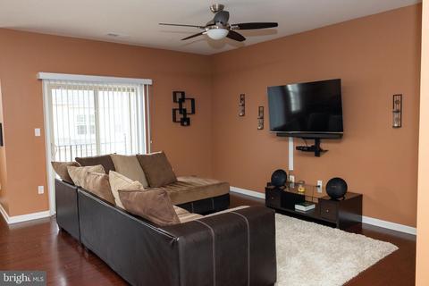 9411 Geaton Park Pl, Lanham, MD 20706 photo 11