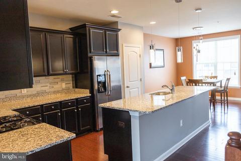 9411 Geaton Park Pl, Lanham, MD 20706 photo 8