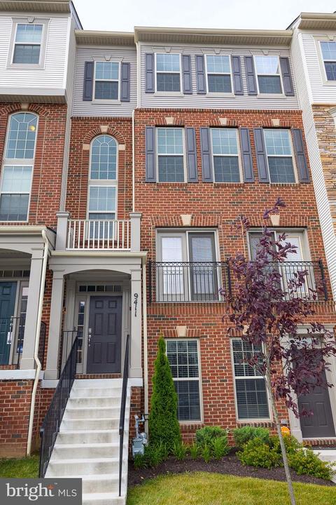 9411 Geaton Park Pl, Lanham, MD 20706 photo 2