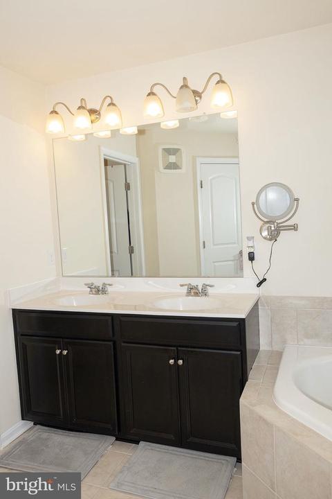 9411 Geaton Park Pl, Lanham, MD 20706 photo 22