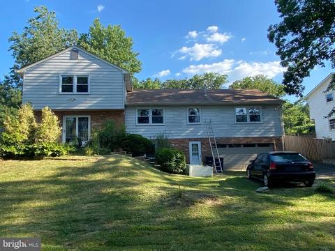 8502 Chervil Rd, Lanham, MD 20706 photo 4