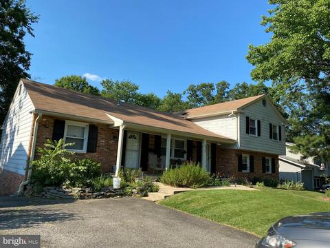 8502 Chervil Rd, Lanham, MD 20706 photo 2