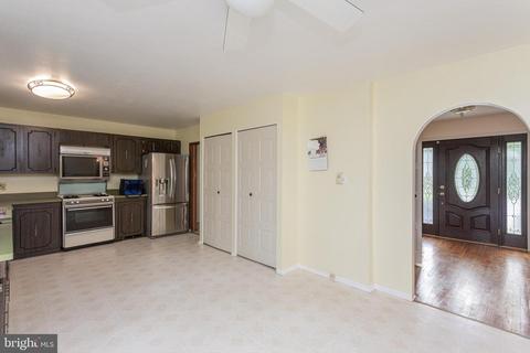 8316 Montpelier Dr, Laurel, MD 20708 photo 4