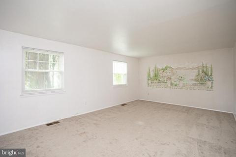 8316 Montpelier Dr, Laurel, MD 20708 photo 6