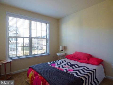 9802 Smithview Pl, Lanham, MD 20706 photo 16
