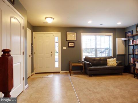 9802 Smithview Pl, Lanham, MD 20706 photo 2