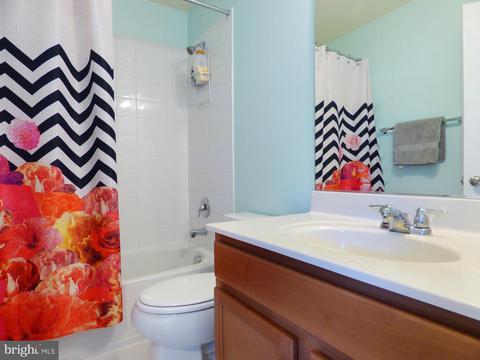 9802 Smithview Pl, Lanham, MD 20706 photo 18