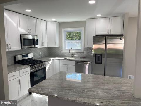 10404 Dee Ln, Clinton, MD 20735 photo 4