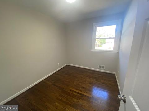 10404 Dee Ln, Clinton, MD 20735 photo 11
