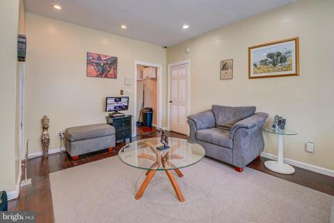 9504 Franklin Ave, Lanham, MD 20706 photo 4