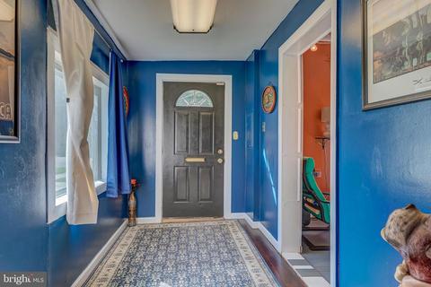 9504 Franklin Ave, Lanham, MD 20706 photo 2