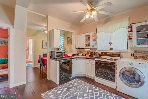 9504 Franklin Ave, Lanham, MD 20706 photo 9