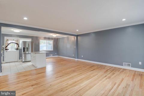5807 Justina Dr, Lanham, MD 20706 photo 9