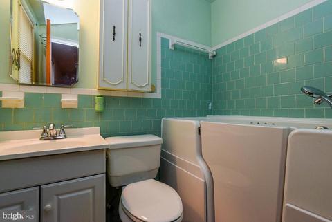 7547 Newberry Ln, Lanham, MD 20706 photo 20