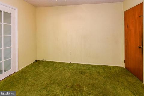 7547 Newberry Ln, Lanham, MD 20706 photo 4