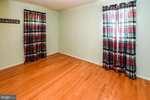 7547 Newberry Ln, Lanham, MD 20706 photo 16