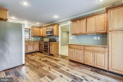 8711 Graystone Ln, Laurel, MD 20708 photo 16