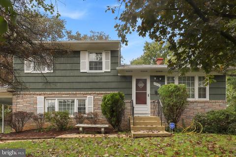 7512 Newberry Ln, Lanham, MD 20706 photo 1