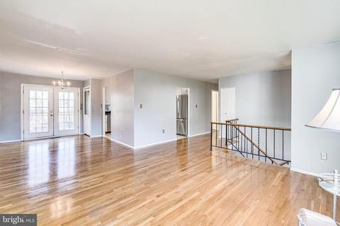 8403 N Point Ct, Laurel, MD 20708 photo 10