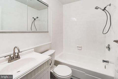 8403 N Point Ct, Laurel, MD 20708 photo 16