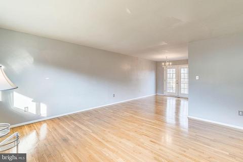 8403 N Point Ct, Laurel, MD 20708 photo 9