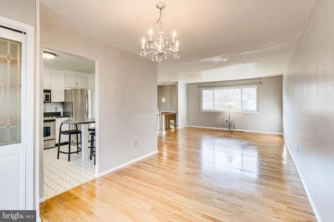 8403 N Point Ct, Laurel, MD 20708 photo 11